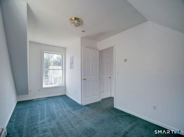 6 Mettler Street, Woodbridge, CT 06525
