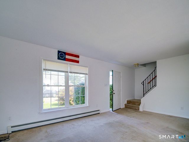 6 Mettler Street, Woodbridge, CT 06525