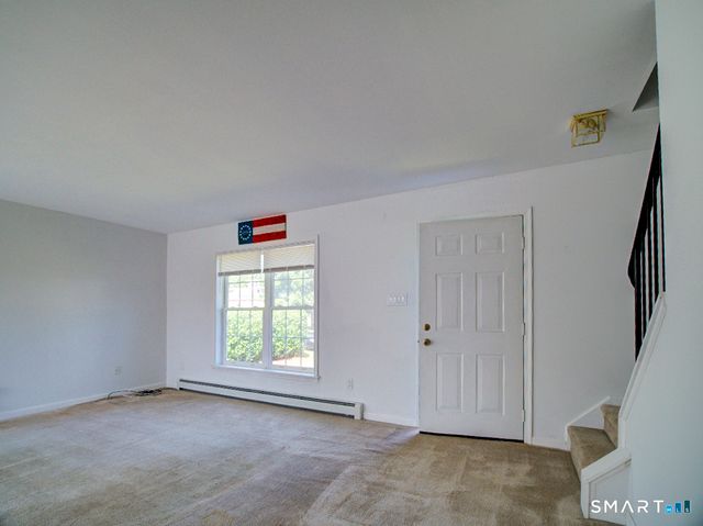 6 Mettler Street, Woodbridge, CT 06525