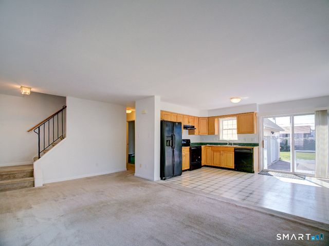 6 Mettler Street, Woodbridge, CT 06525
