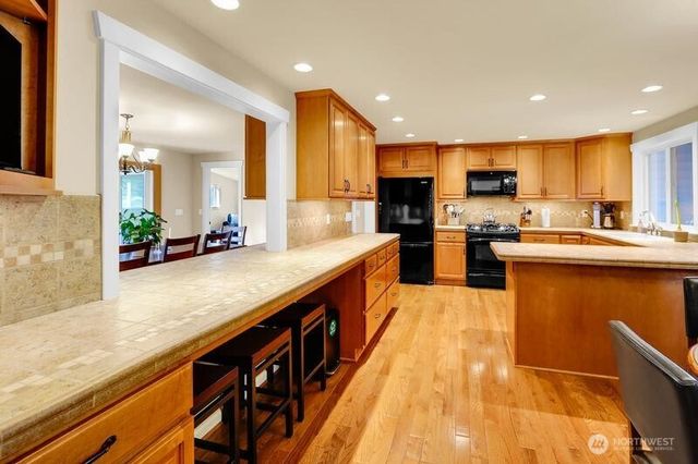 21414 2nd Avenue SE, Bothell, WA 98021