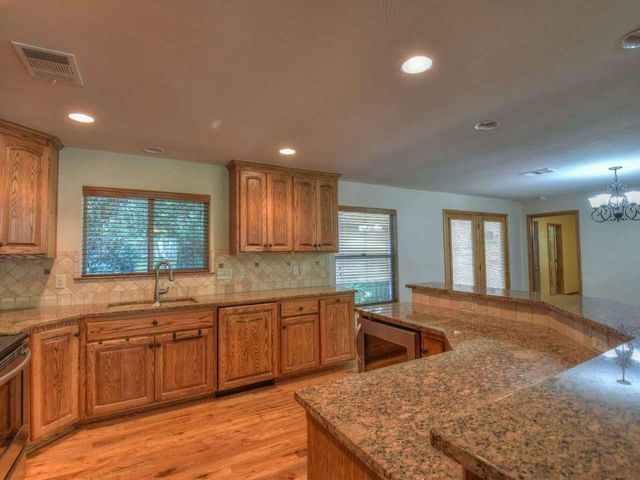 420 7th ST, Marble Falls, TX 78654