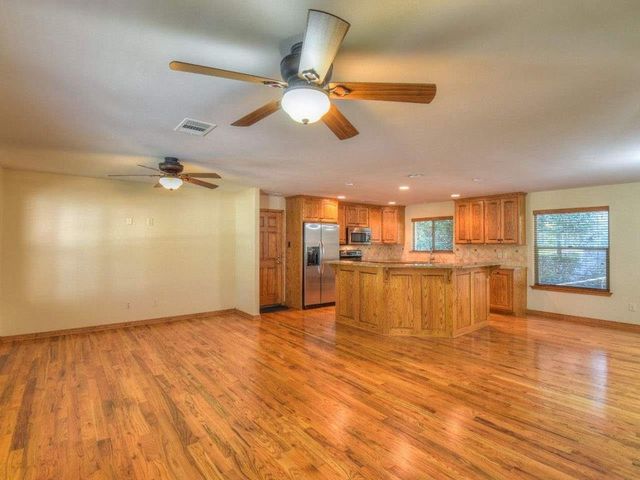 420 7th ST, Marble Falls, TX 78654