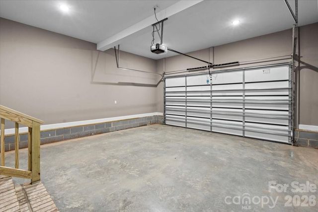 1033 12th Avenue Drive NW, Hickory, NC 28601