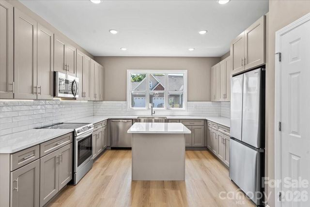 1033 12th Avenue Drive NW, Hickory, NC 28601