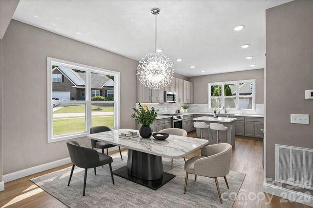 1033 12th Avenue Drive NW, Hickory, NC 28601