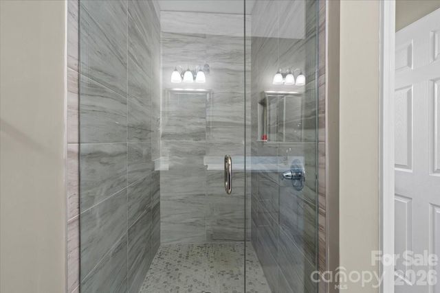 1033 12th Avenue Drive NW, Hickory, NC 28601