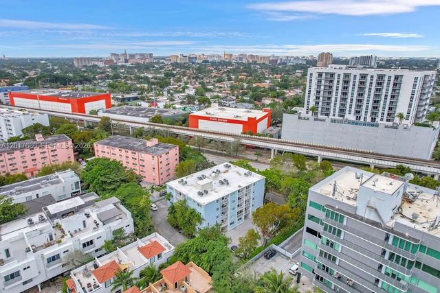2920 SW 28th Ter 207, Miami, FL 33133