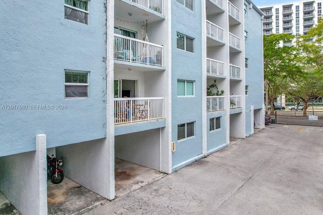 2920 SW 28th Ter 207, Miami, FL 33133