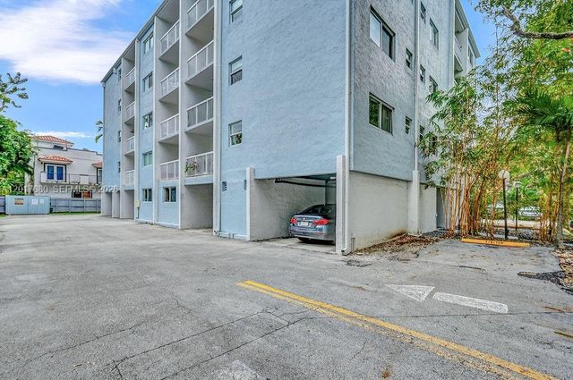 2920 SW 28th Ter 207, Miami, FL 33133