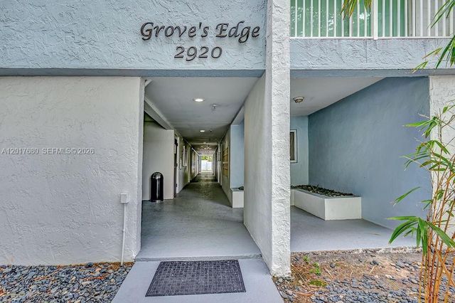 2920 SW 28th Ter 207, Miami, FL 33133