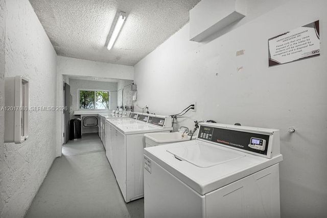 2920 SW 28th Ter 207, Miami, FL 33133