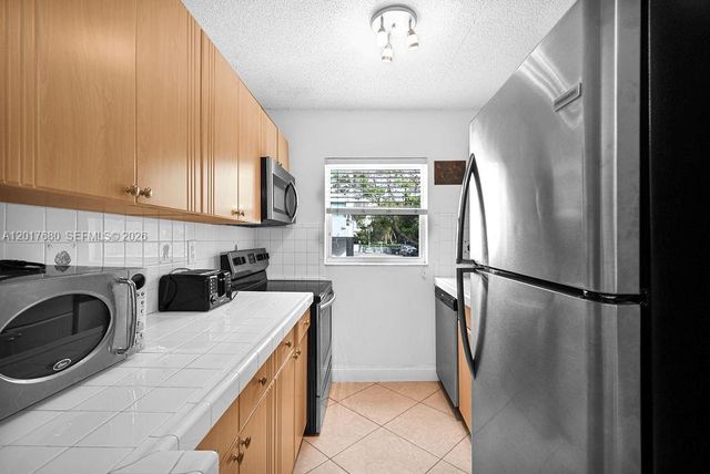 2920 SW 28th Ter 207, Miami, FL 33133
