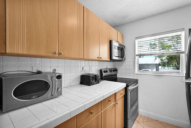 2920 SW 28th Ter 207, Miami, FL 33133