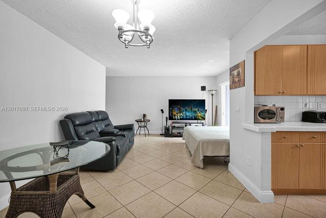 2920 SW 28th Ter 207, Miami, FL 33133