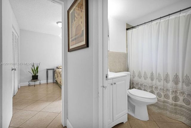 2920 SW 28th Ter 207, Miami, FL 33133