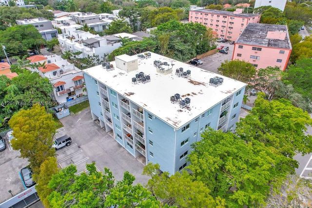 2920 SW 28th Ter 207, Miami, FL 33133