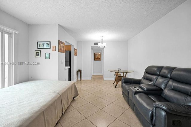 2920 SW 28th Ter 207, Miami, FL 33133