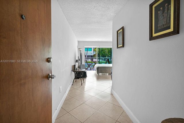 2920 SW 28th Ter 207, Miami, FL 33133