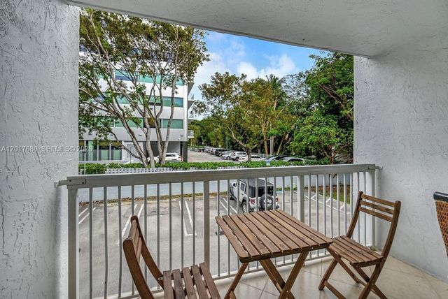 2920 SW 28th Ter 207, Miami, FL 33133