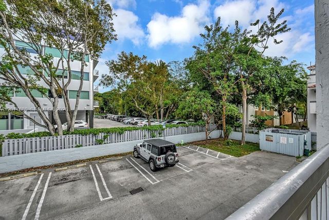 2920 SW 28th Ter 207, Miami, FL 33133