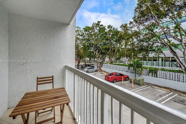 2920 SW 28th Ter 207, Miami, FL 33133