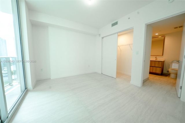 77 SE 5th Street 1607, Miami, FL 33131