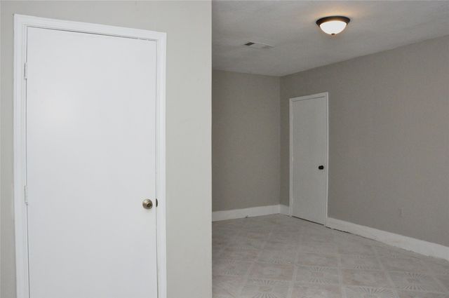 7536 Meadowbrook Drive, Watauga, TX 76148