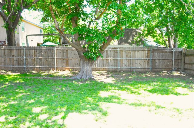 7536 Meadowbrook Drive, Watauga, TX 76148