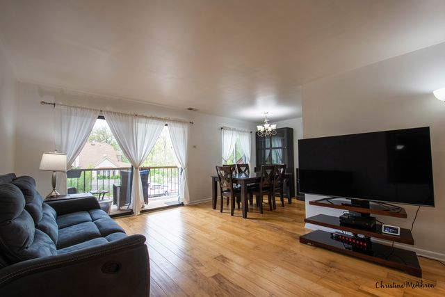 8473 Archer Avenue 204, Willow Springs, IL 60480