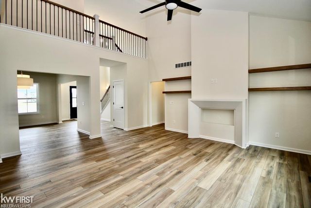 37 Janes Landing, South Lyon, MI 48178