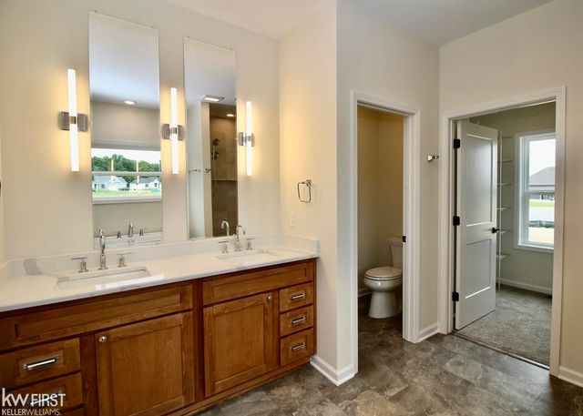 37 Janes Landing, South Lyon, MI 48178