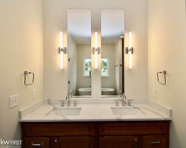 37 Janes Landing, South Lyon, MI 48178