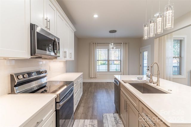 1358 37th Avenue Place NE, Hickory, NC 28601