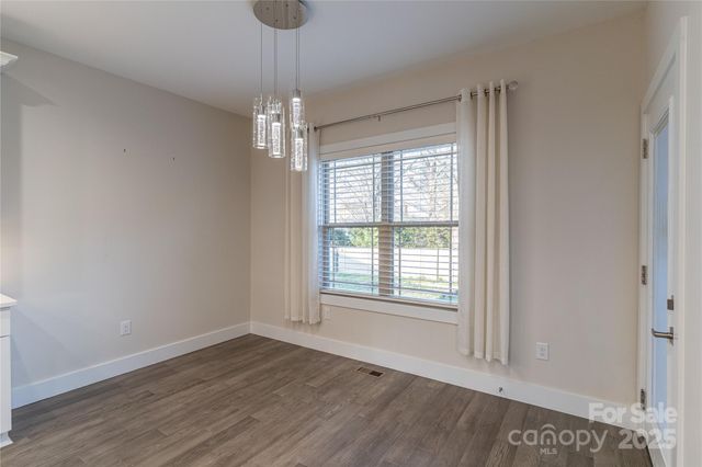 1358 37th Avenue Place NE, Hickory, NC 28601