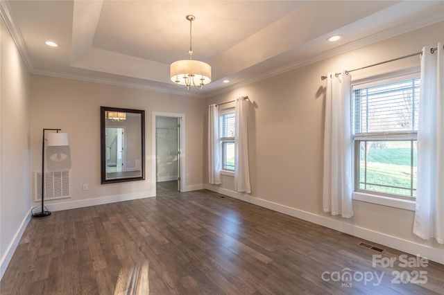 1358 37th Avenue Place NE, Hickory, NC 28601