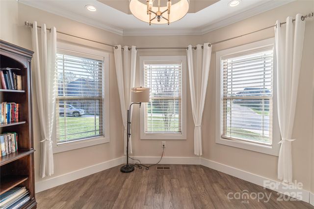 1358 37th Avenue Place NE, Hickory, NC 28601
