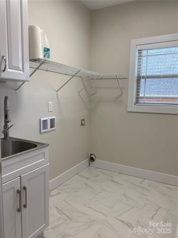 1358 37th Avenue Place NE, Hickory, NC 28601
