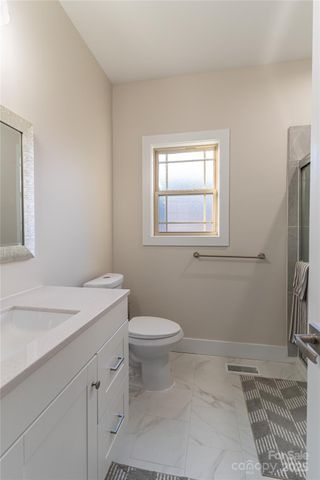 1358 37th Avenue Place NE, Hickory, NC 28601