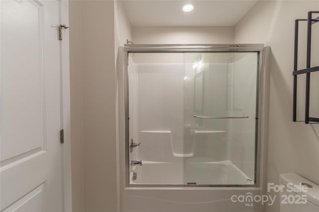 1358 37th Avenue Place NE, Hickory, NC 28601