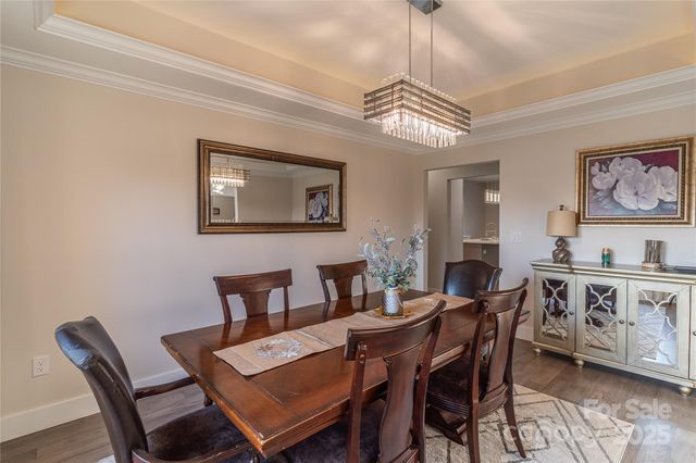 1358 37th Avenue Place NE, Hickory, NC 28601