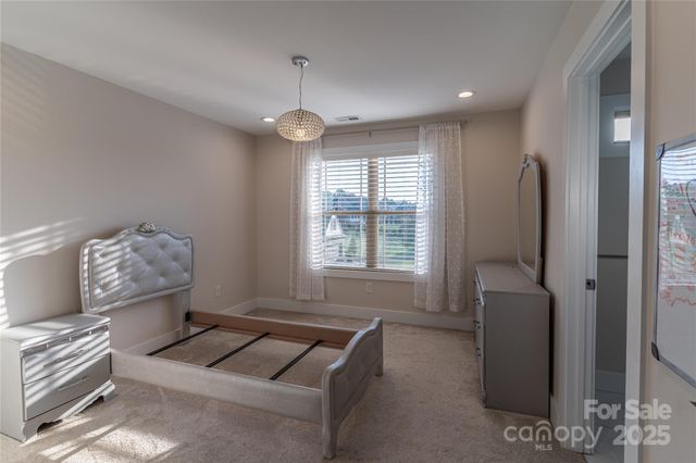 1358 37th Avenue Place NE, Hickory, NC 28601