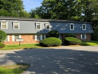 125 Kennedy Dr Apt 24, South Burlington, VT 05403