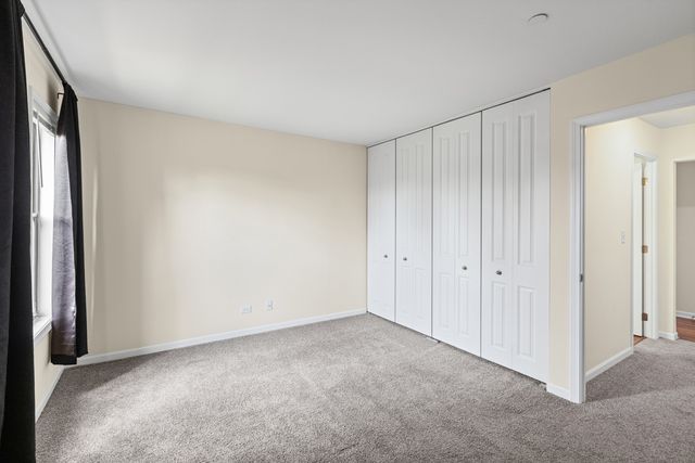 2216 Country Club Drive 24, Woodridge, IL 60517