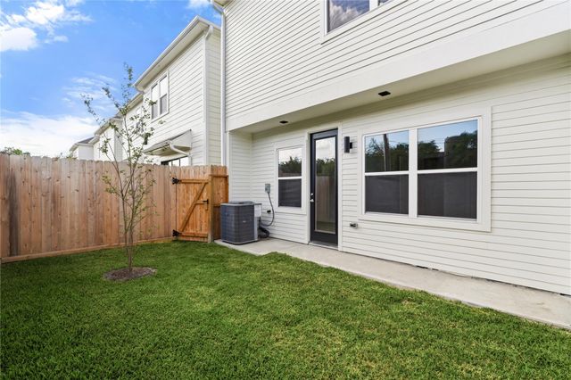 3911 Willowbend Point Drive, Houston, TX 77025