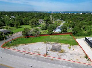 6805 Bayway Drive, Baytown, TX 77520