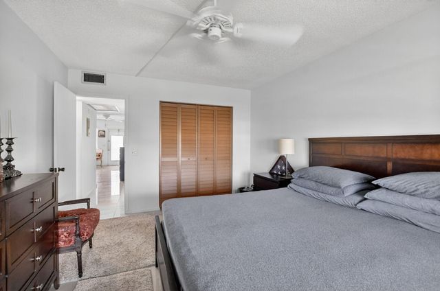 4024 Guildford E 4024, Boca Raton, FL 33434