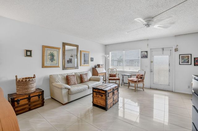 4024 Guildford E 4024, Boca Raton, FL 33434