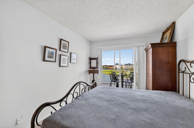 4024 Guildford E 4024, Boca Raton, FL 33434