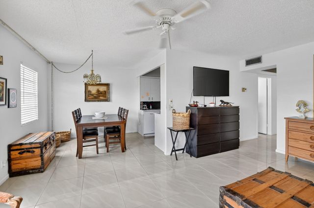 4024 Guildford E 4024, Boca Raton, FL 33434